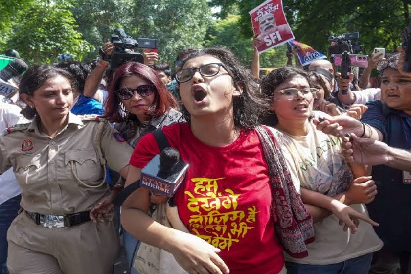 গণতন্ত্র পুনরুদ্ধারের লড়াইয়ের নতুন দিনকাল